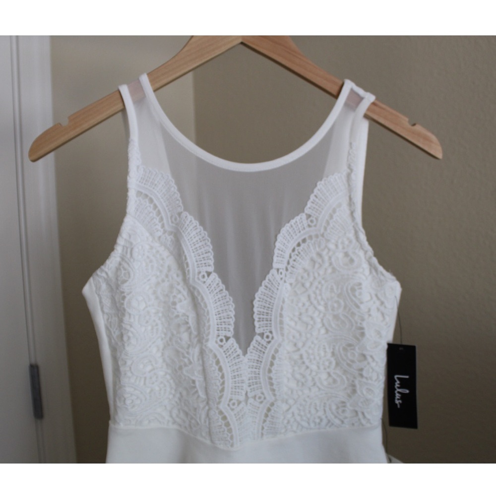 Lulu’s White Lace Dress